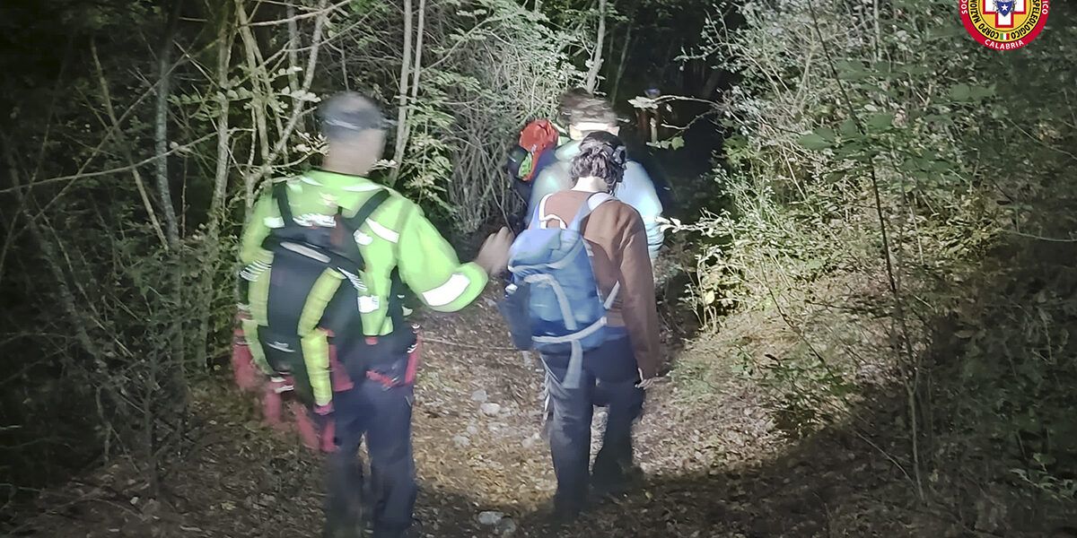 Quattro escursionisti in difficoltà nel Parco del Pollino, il Soccorso Alpino li porta in salvo
