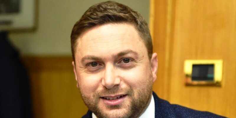 Lebrino dice addio al Psi: «Non condivido la linea politica, insieme a me lascia il gruppo storico vibonese»