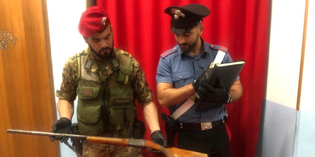 Deteneva un deposito d’armi illegali nel Crotonese, arrestato 62enne