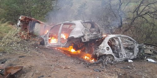 auto in fiamme arghillà