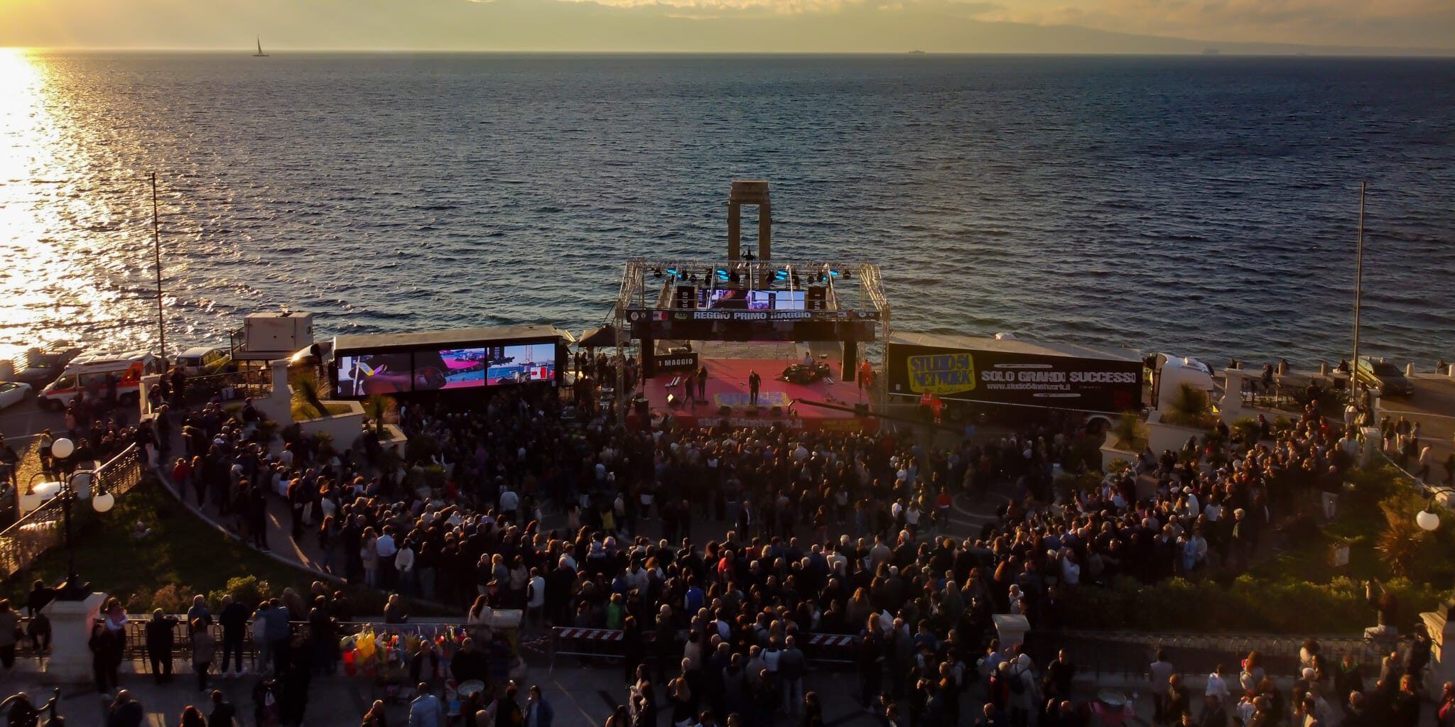 Successo per il Concertone del Primo Maggio sul Lungomare di Reggio Calabria – FOTO