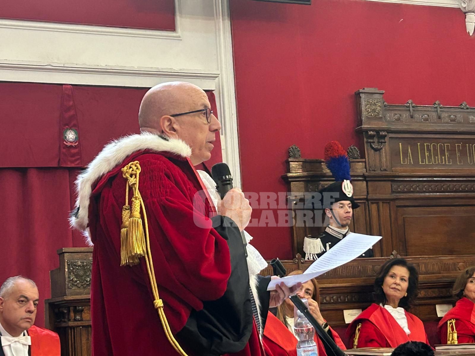 Magistrati in trincea e precari in piazza