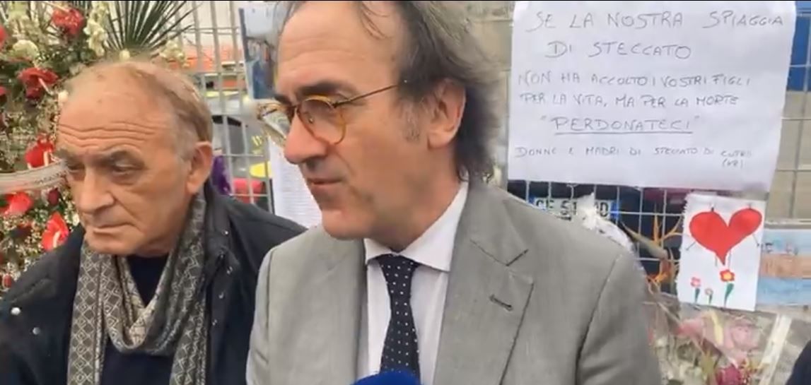 Naufragio dei migranti, Bonelli-Borrelli a Crotone: «Meloni venga al Palamilone»