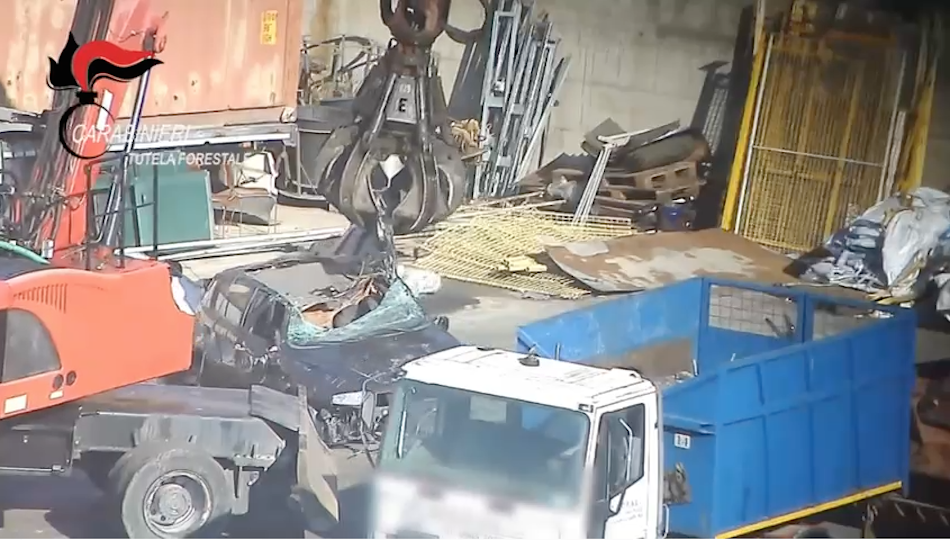 Reggio Calabria, traffico illecito di rifiuti speciali: 8 indagati – VIDEO