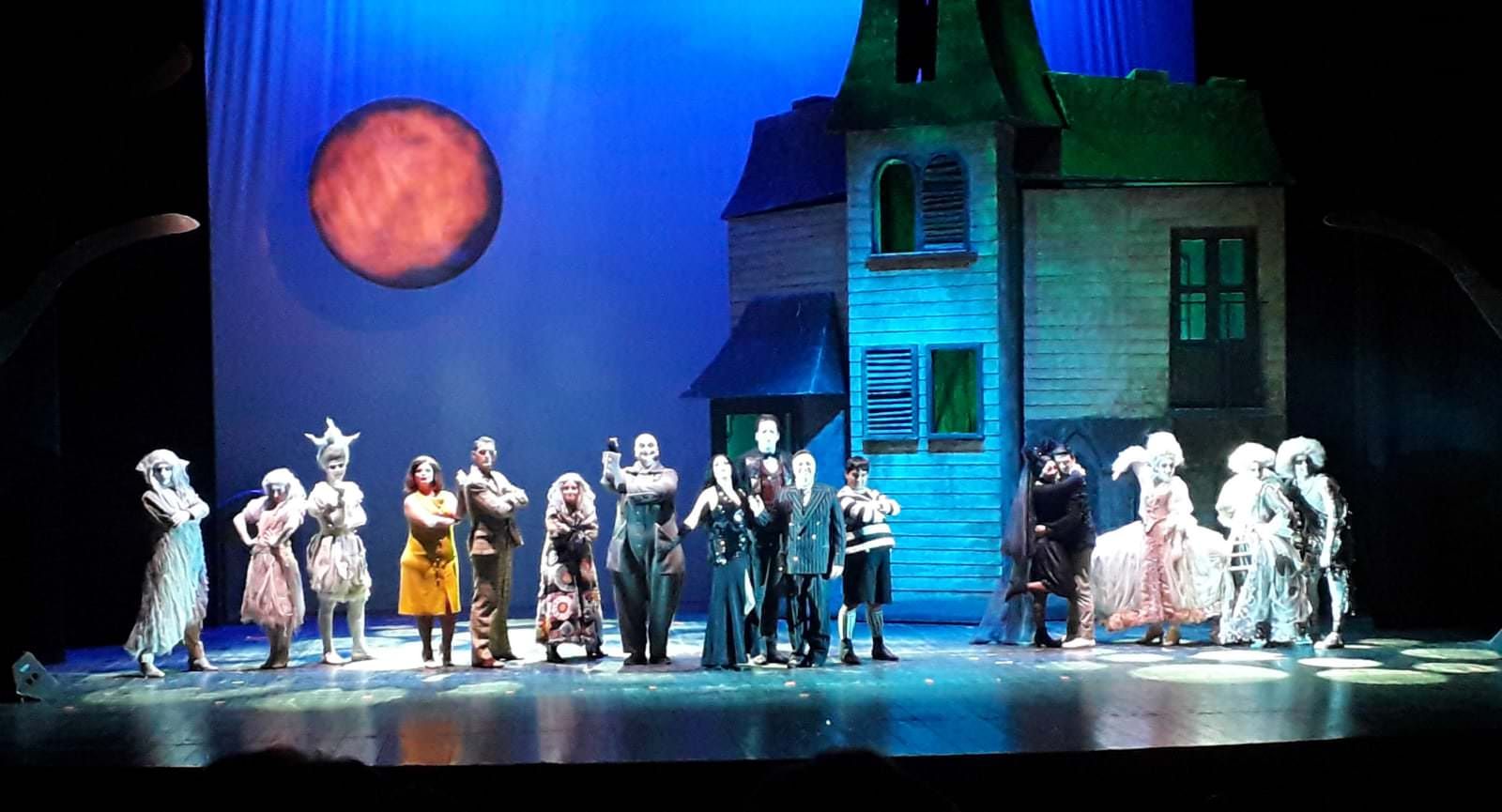 Al Politeama si "muore dal ridere" con la Famiglia Addams