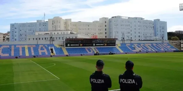 Crotone, Daspo per 11 tifosi della Cavese dopo il match del 4 gennaio
