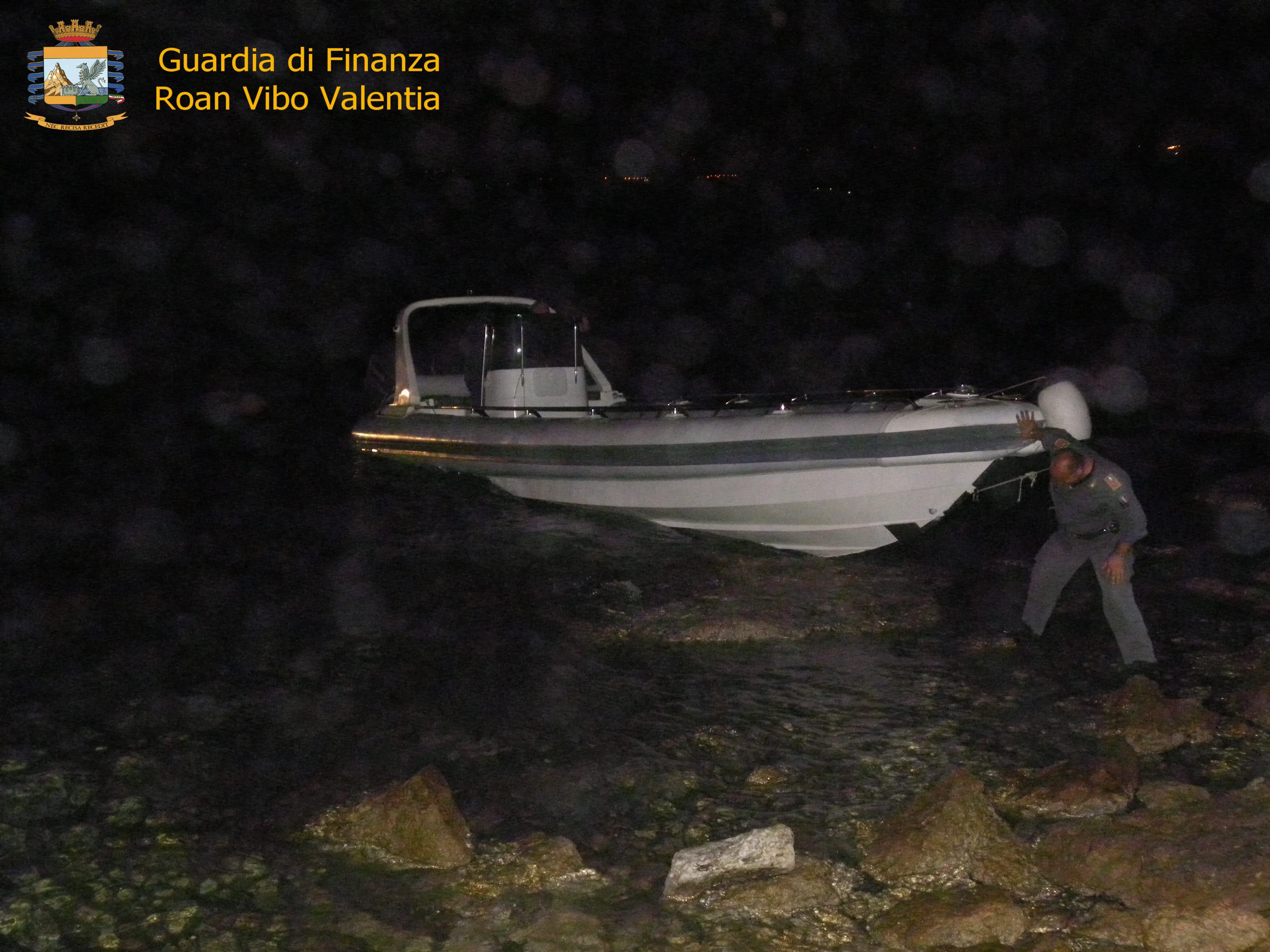 Crotone, in 40 sbarcano a bordo di un gommone