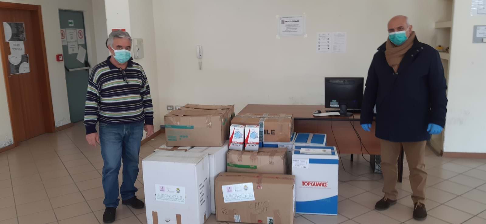 Coronavirus, Arpacal dona dispositivi di protezione all'Asp di Vibo Valentia