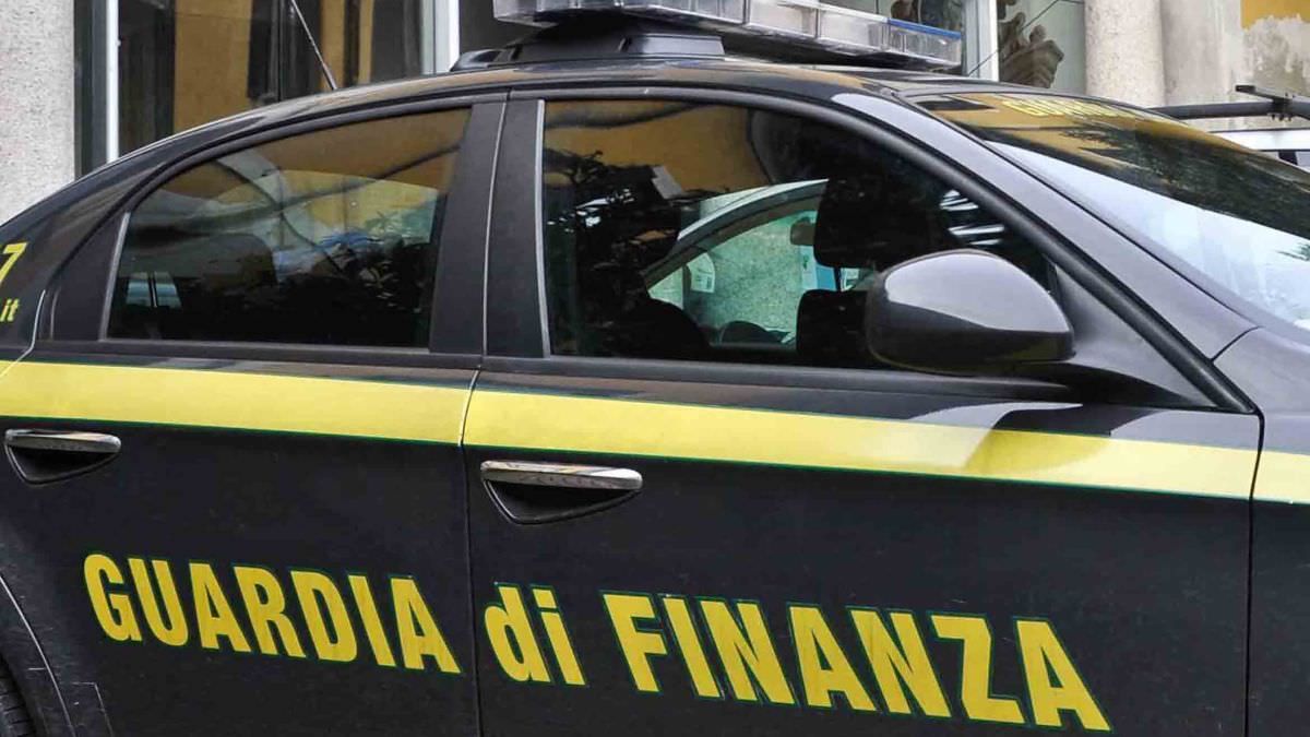 Impresa reggina evade il fisco, sequestrati beni per oltre 1 milione di euro