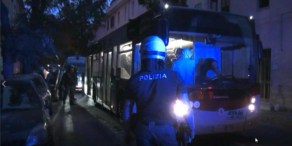 Calcio violento, la polizia di Reggio Calabria esegue sei provvedimenti di Daspo