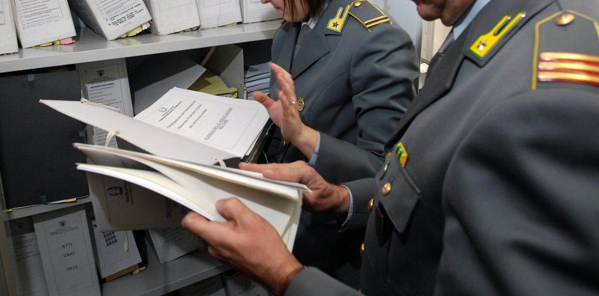 Sottrae al fisco cinque milioni di euro, denunciato