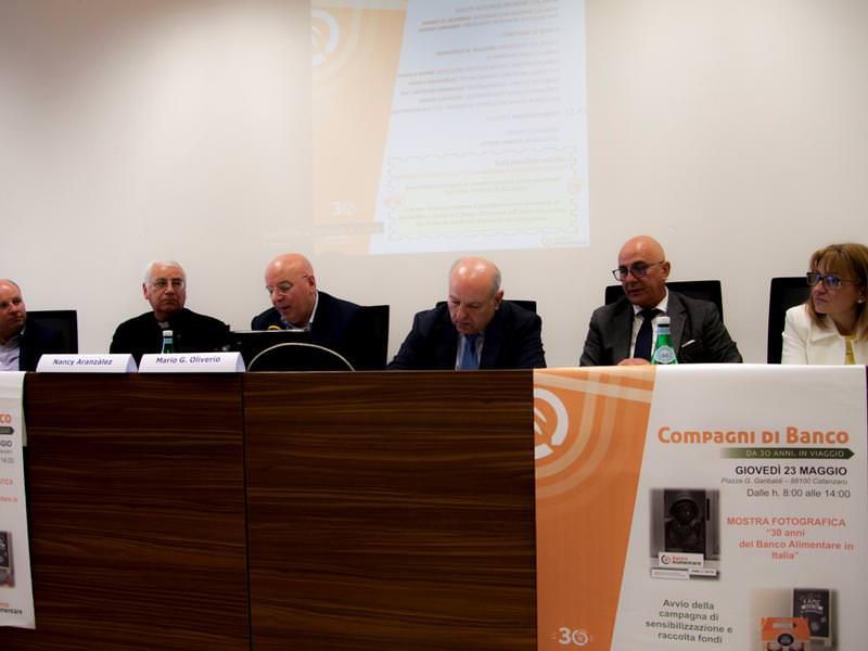 Trent'anni del Banco alimentare, Oliverio: «Una rete da sostenere»