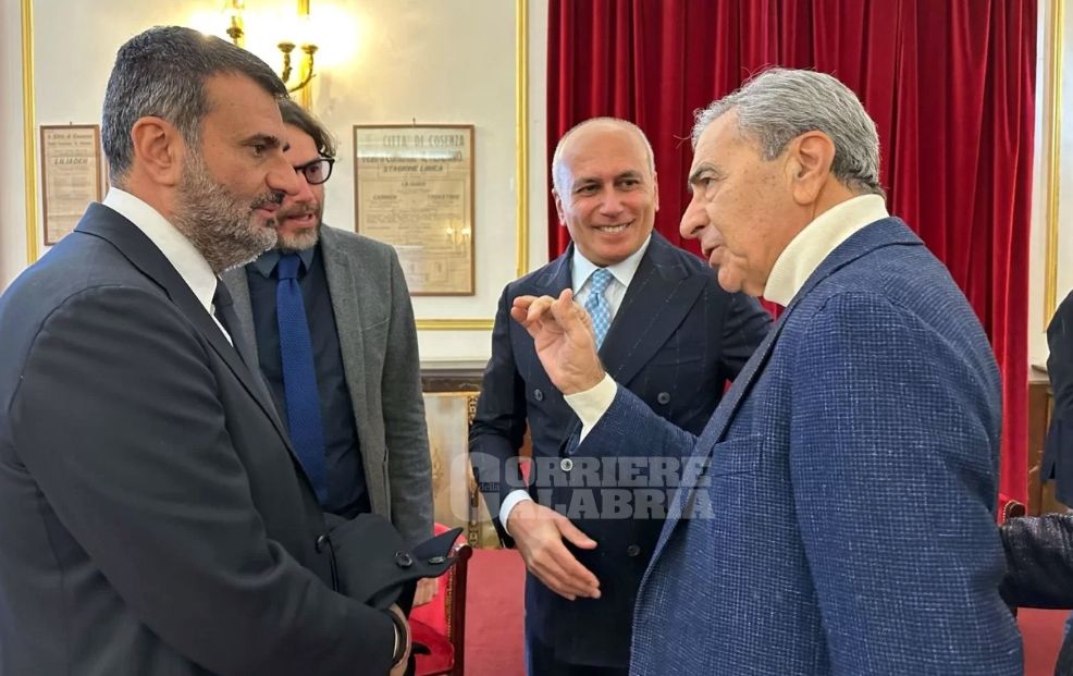 Decaro a Cosenza: «La mia parte politica ha sbagliato nel 2001 a votare la riforma del Titolo V»