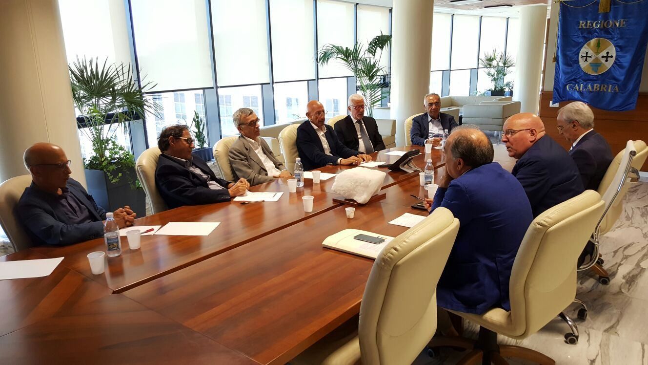 Pugliese-Ciaccio, Oliverio e i medici uniti contro Scura