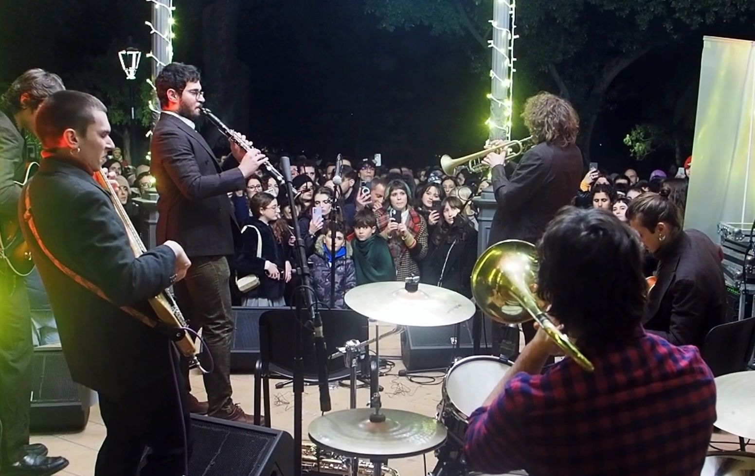 “A farla amare comincia tu” verso il gran finale: lunedì 30 dicembre c’è La Nakalaika – VIDEO