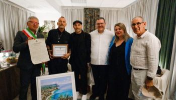 Eros Ramazzotti diventa “vibonese”, consegnata la cittadinanza onoraria di Joppolo