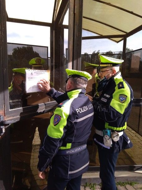 San Ferdinando, sequestrata la società di gestione rifiuti: operava senza autorizzazioni