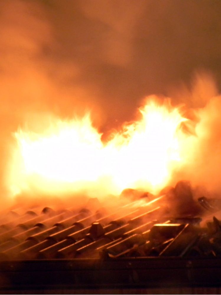 Sorianello, incendio in una segheria