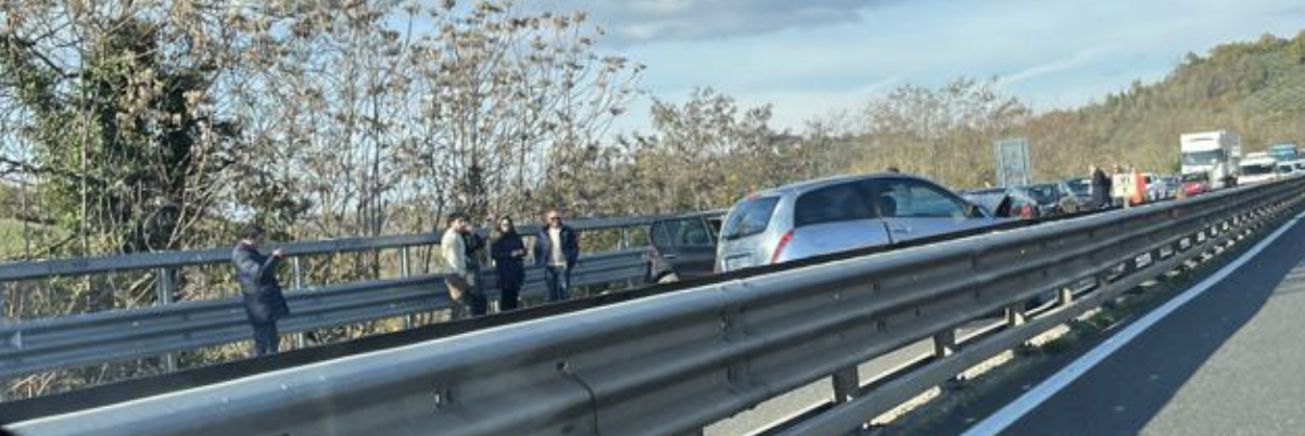 Auto contromano sulla Siena-Firenze, un morto ed un ferito grave