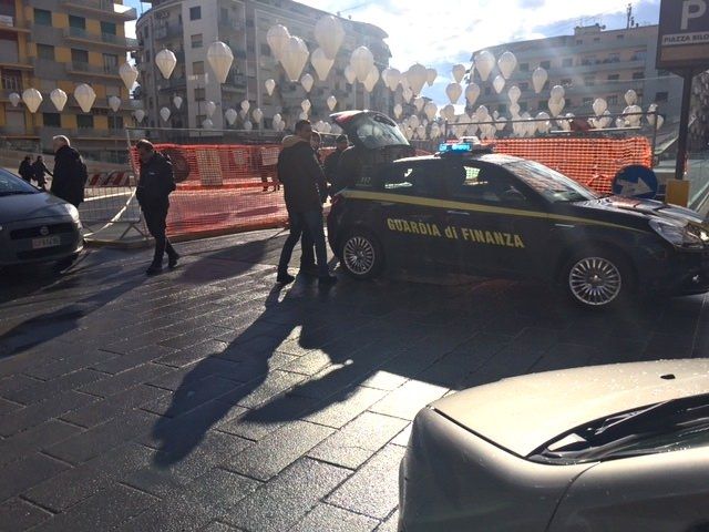 SOLDI SPORCHI | Sequestri a piazza Bilotti, Lorica e Scalea. Nel mirino anche l'A3
