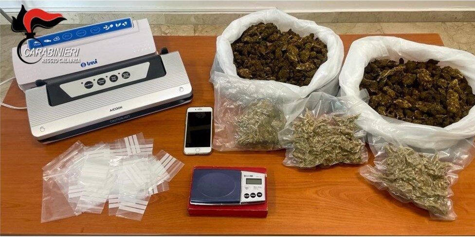 Trovato in possesso di marijuana, finisce in manette un 31enne a Reggio Calabria