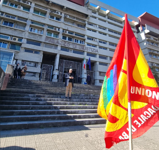 Mensilità arretrate, la protesta degli ex dipendenti di “Villa Sorriso”: «Chi sbaglia viene premiato» – VIDEO