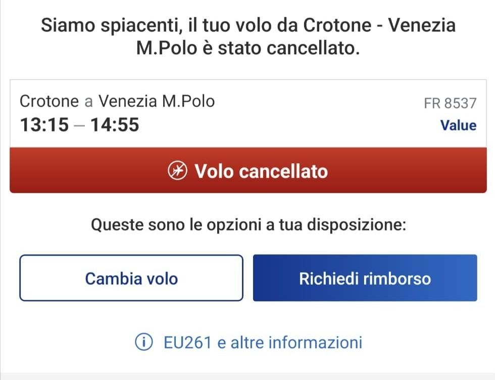 Volo Venezia-Crotone cancellato un’ora prima, la disperazione dei viaggiatori