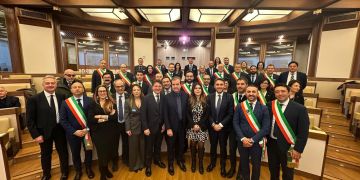 I sindaci calabresi uniti nel segno del Turismo delle radici: «Chiave di volta contro lo spopolamento» – VIDEO