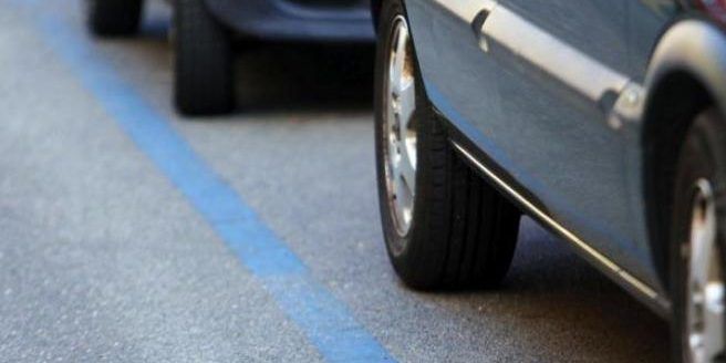 Cosenza, strisce blu gratis per i veicoli elettrici fino al 2026