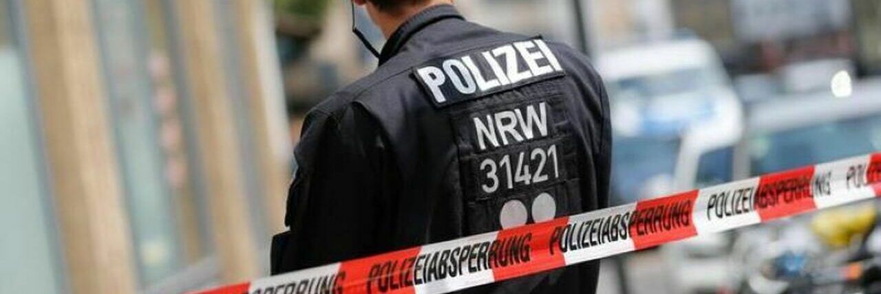 Sparatoria in una fabbrica Mercedes in Germania, uccise due persone