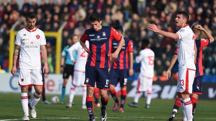 SERIE B | Impresa Crotone, vittoria e primo posto