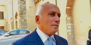 Comune di Cosenza, Caruso azzera la Giunta. «Ora occorre avviare una proficua interlocuzione con tutto il campo progressista»