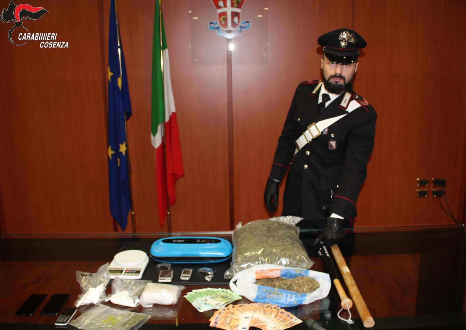 Beccati a Cosenza con cocaina per un valore di 150mila euro: due arresti