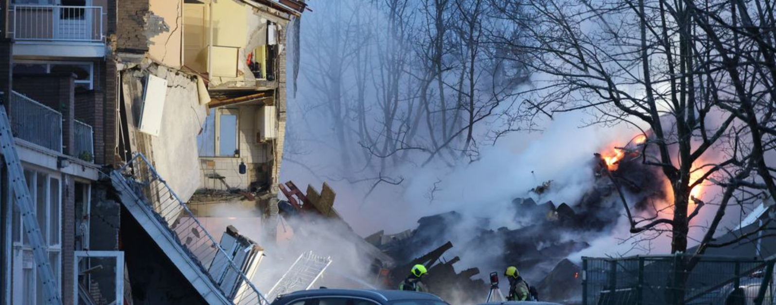 Esplosione in un condominio: 20 persone sotto le macerie