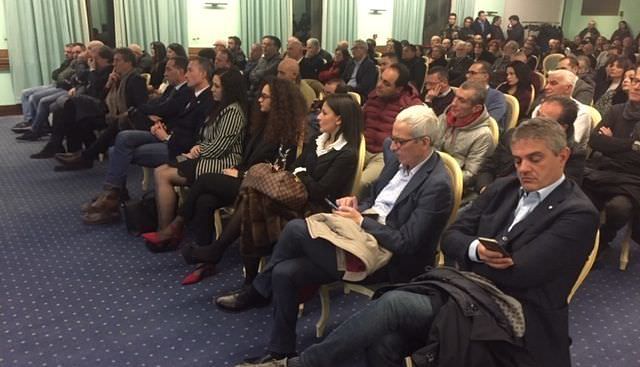 Il dialogo coi sovranisti manda in tilt il Pd vibonese