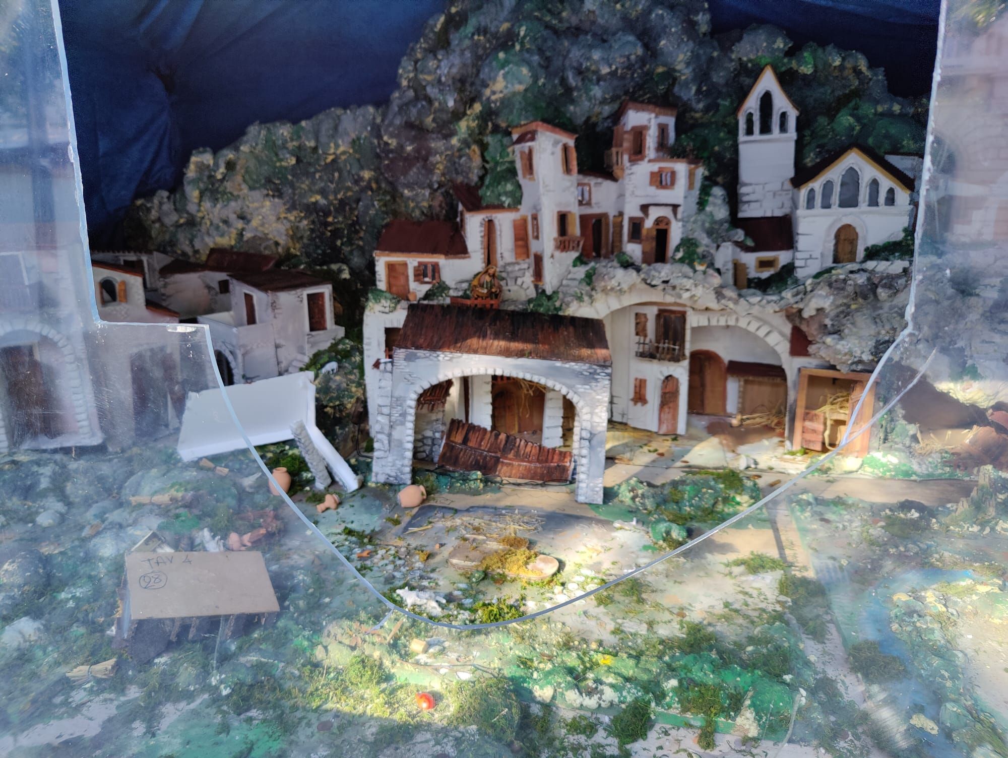 Reggio Calabria, vandalizzato il presepe di piazza Italia realizzato da ragazzi disabili