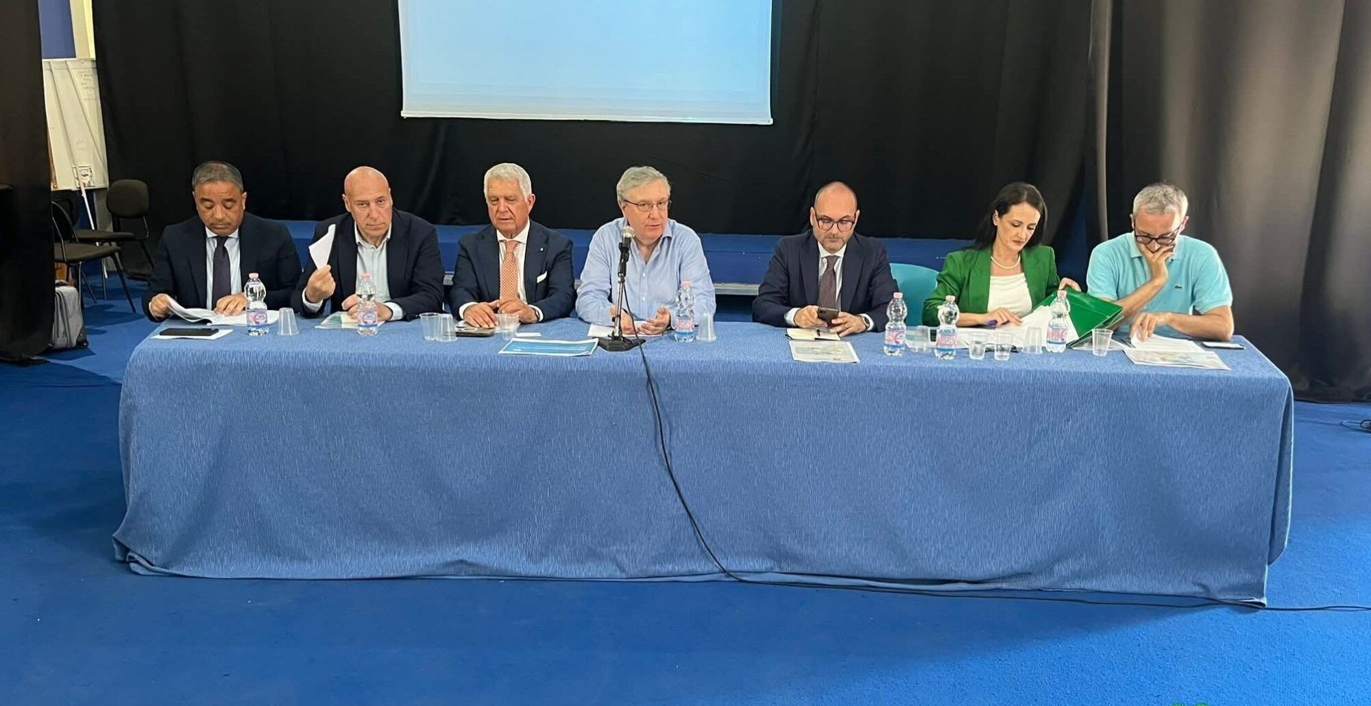 Crotone, confronto sulla bonifica. Errigo: «Tra qui e la Svezia ci sono 2mila chilometri, che Dio ce la mandi buona»