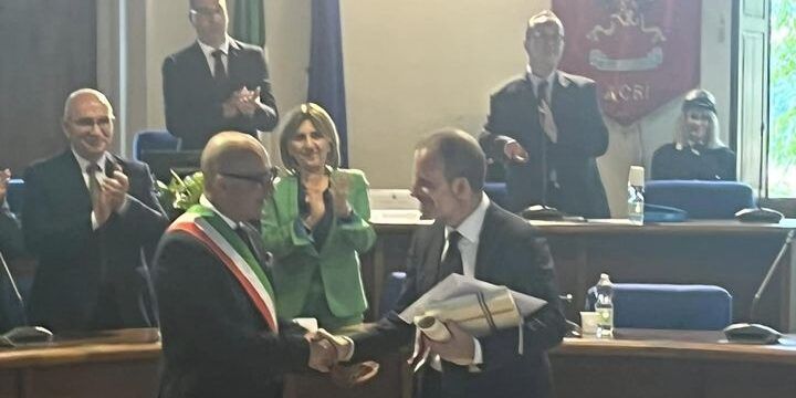 Acri assegna la cittadinanza onoraria a Paolo Guido, il pm che ha fatto arrestare Matteo Messina Denaro
