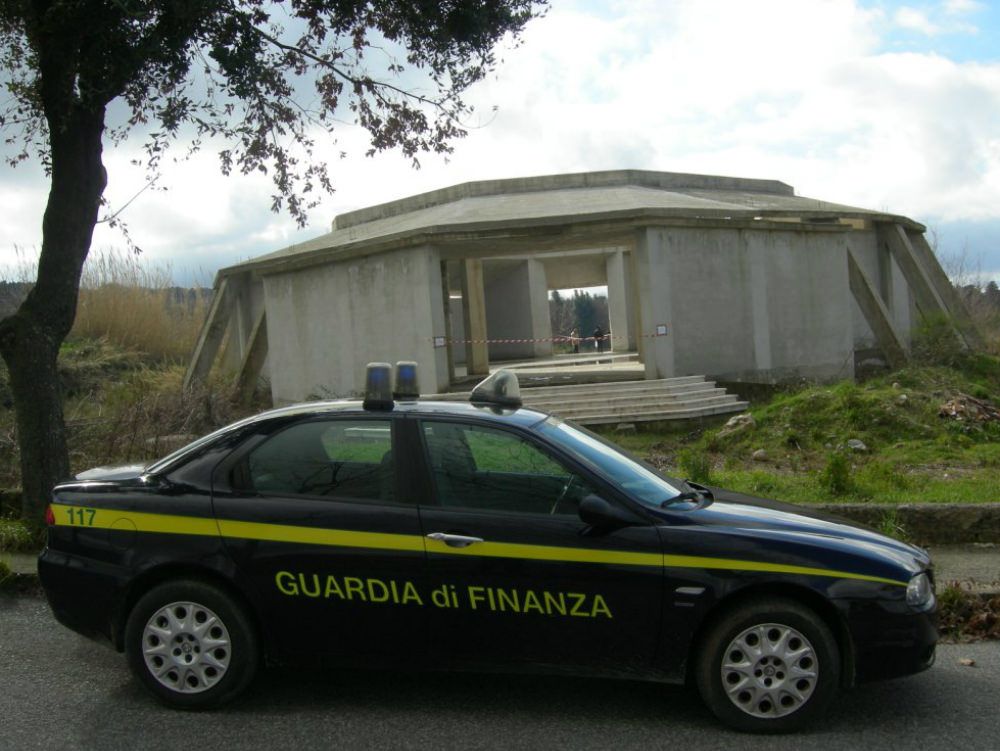 Dietro l`incompiuta c`era una truffa