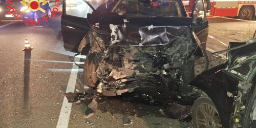 Nuova tragedia sulla statale 106: un morto e tre feriti in un incidente nel Crotonese