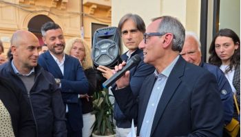 Elezioni Reggio, Battaglia apre la segreteria: «Amiamo la città e l’abbiamo difesa da tutte le imposizioni»