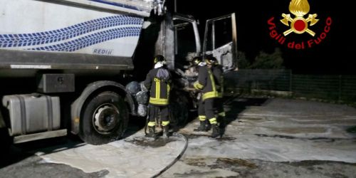 incendio chiaravalle camion