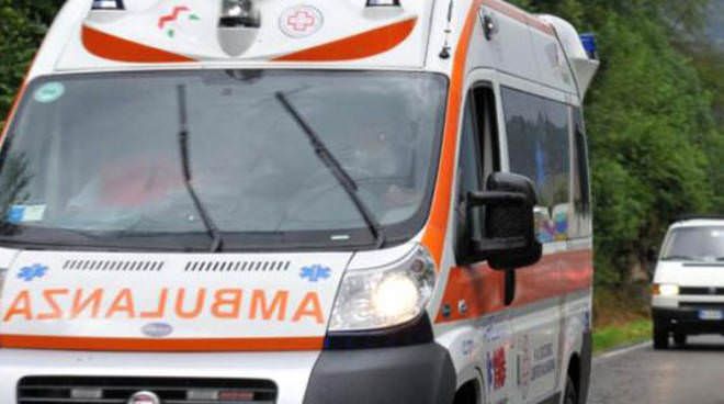 Scontro frontale sulla SS18 tra San Lucido e Paola, un morto