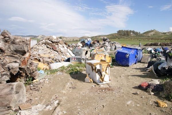 Sequestrata discarica abusiva a San Mauro Marchesato