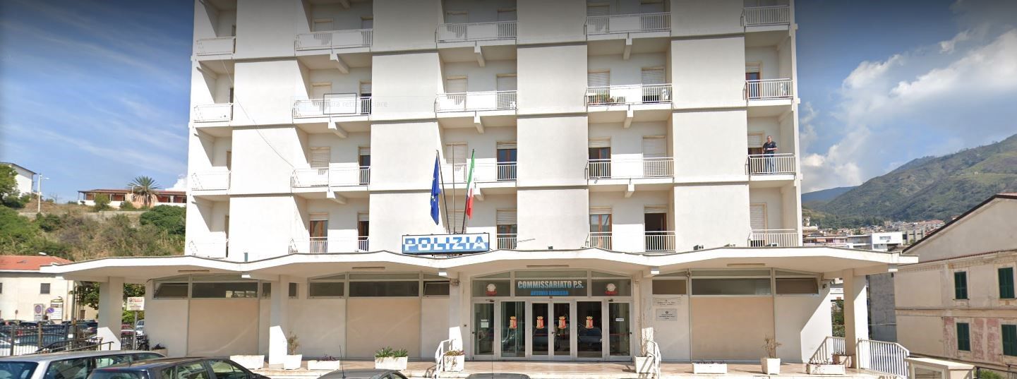 Blitz della Polizia sul Tirreno cosentino: due arresti e arsenale sequestrato