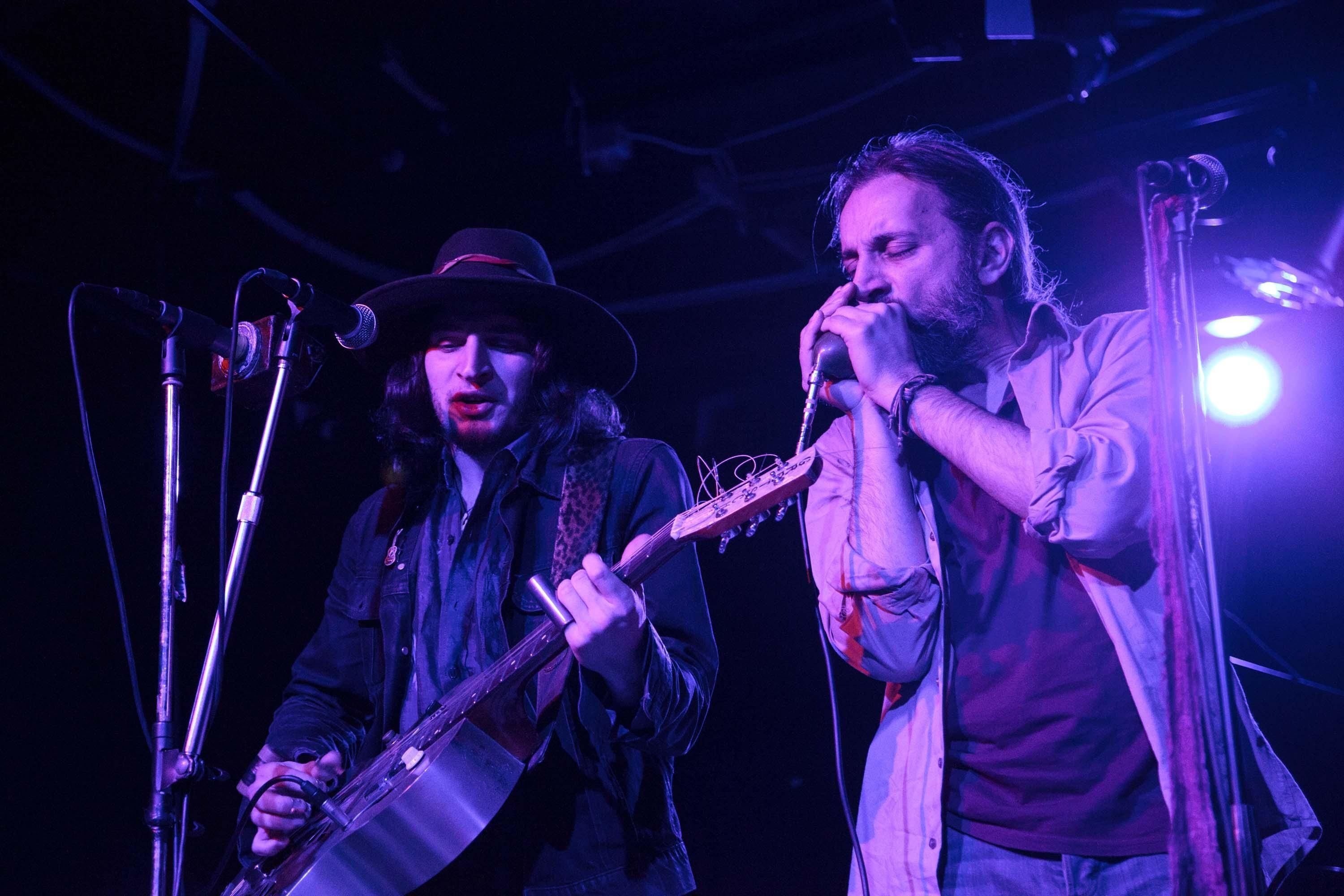 Groove e sorrisi per esorcizzare le paure