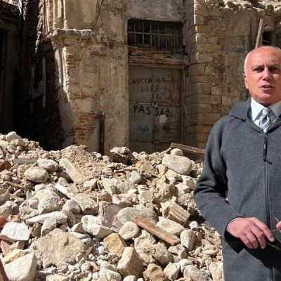 Crollo in piazzetta Toscano, nuovo sopralluogo del sindaco Franz Caruso