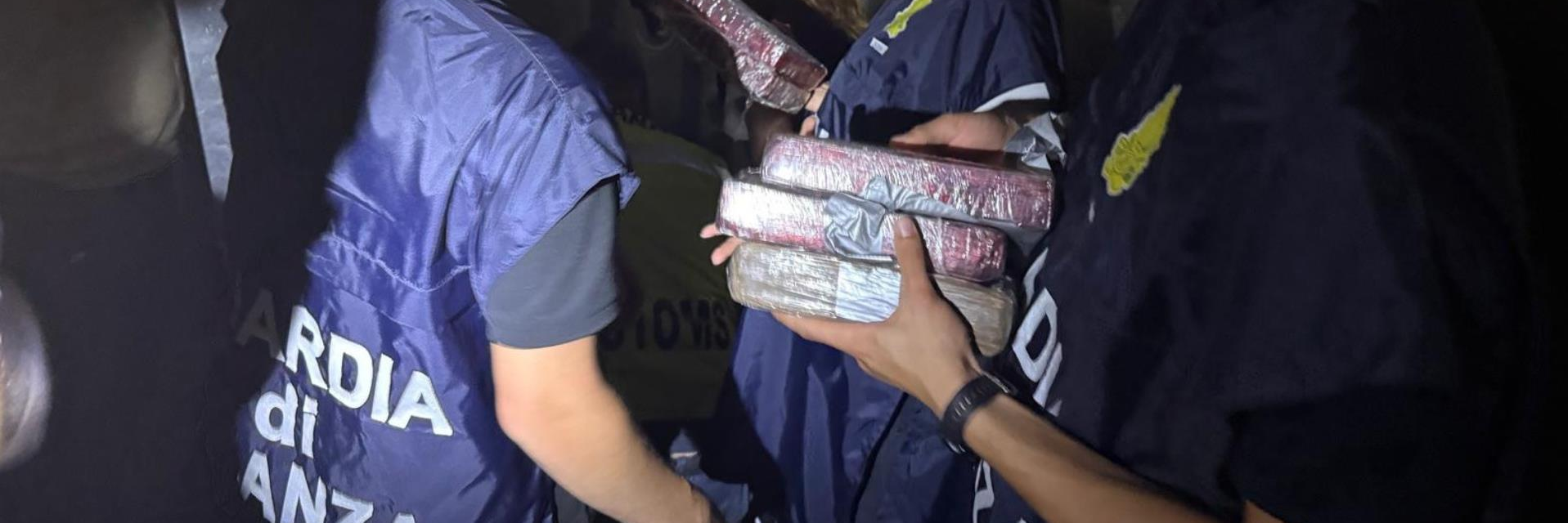 Cocaina tra le banane dall’Ecuador, 65 chili nascosti nel container
