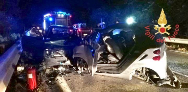 Pauroso incidente sulla statale 18: cinque feriti, tre gravi