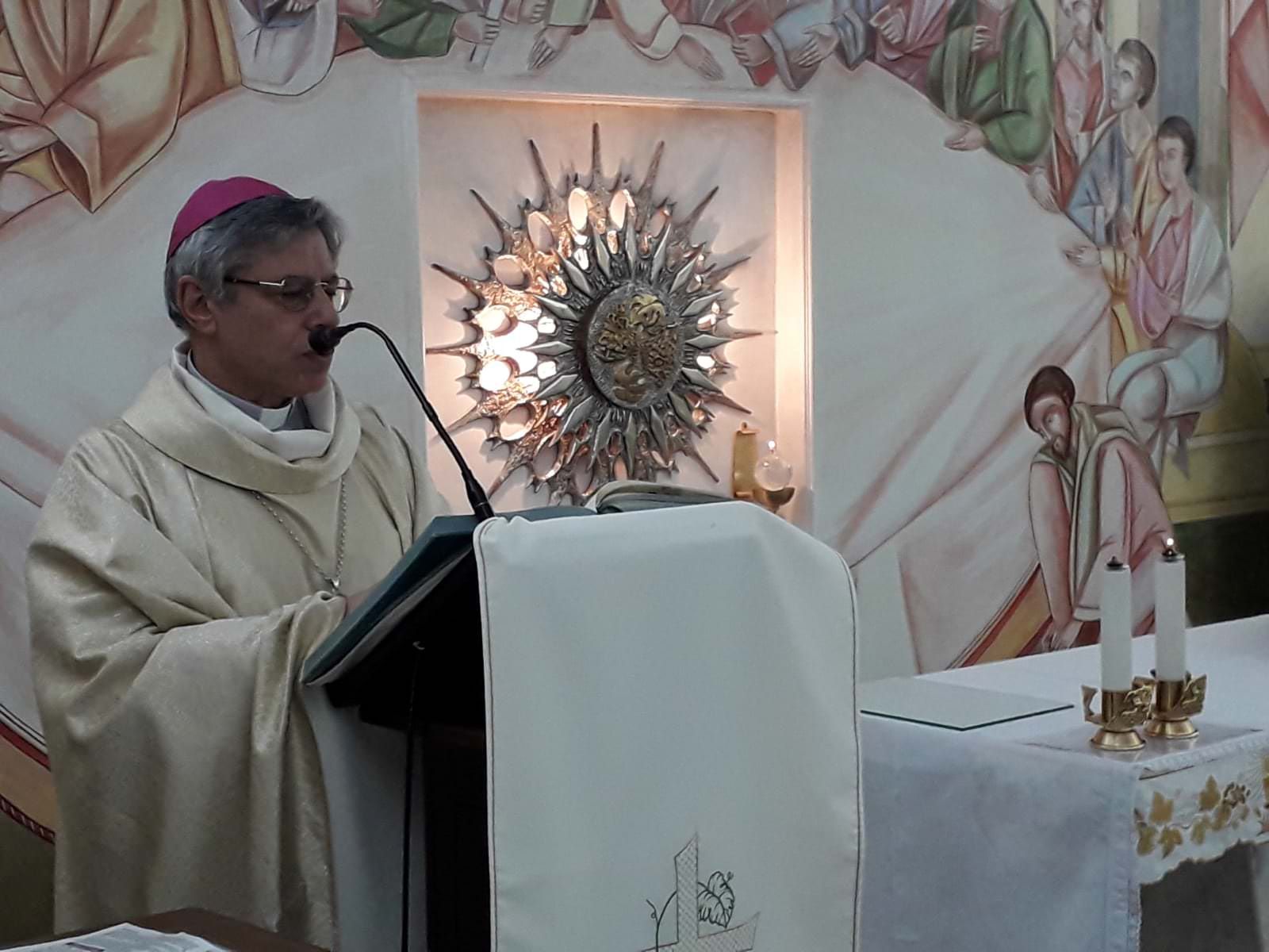 Lamezia, il vescovo visita l'ospedale per il suo primo anniversario in città